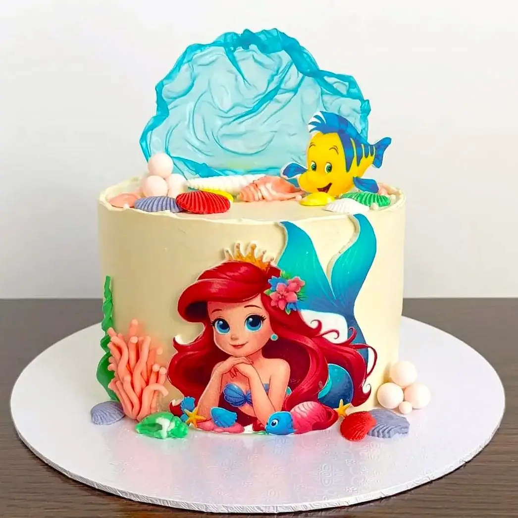Kleurrijke kindertaart